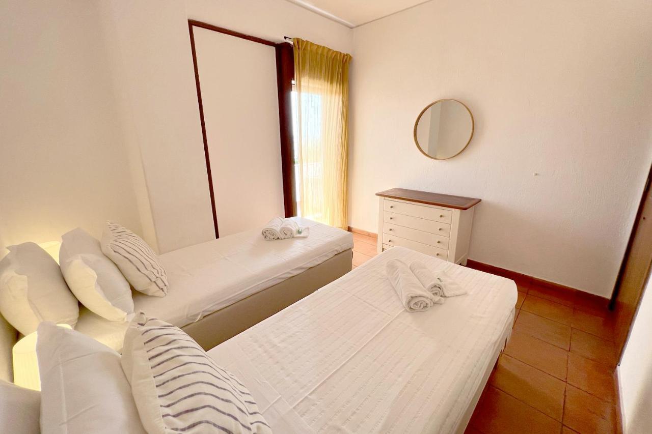 Apartment On The Beach By Amcf Alvor Bagian luar foto
